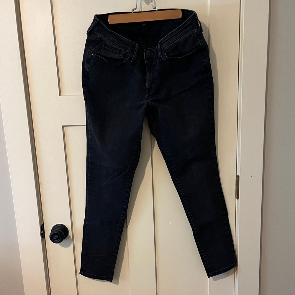 Universal Thread Black Curvy Skinny Jeans Size 31